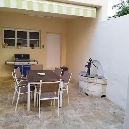 Chez Sandrou Aigues-Mortes Exterior photo